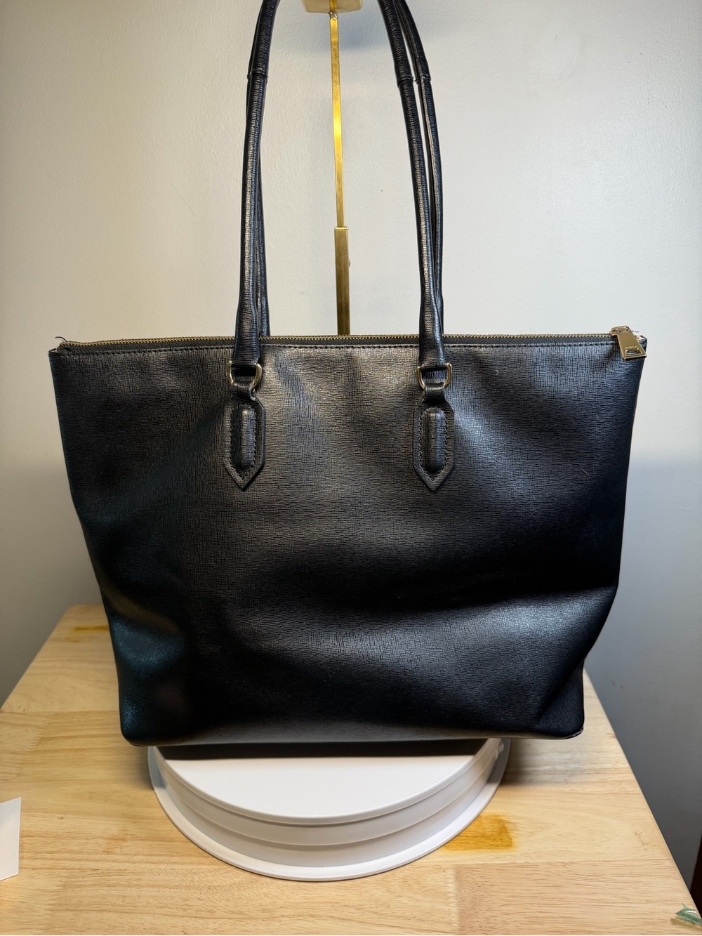 Furla Black Saffiano Zip Pouch with Gold Hardware EUC - Picture 5 of 9